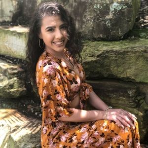 Meet your Posher, Ariana